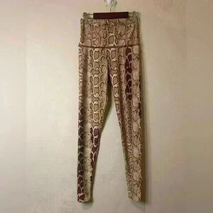 Onzie Snake Skin workout leggings size XS